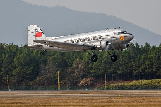 DC-3 CNAC (Trumpeter 1/48)