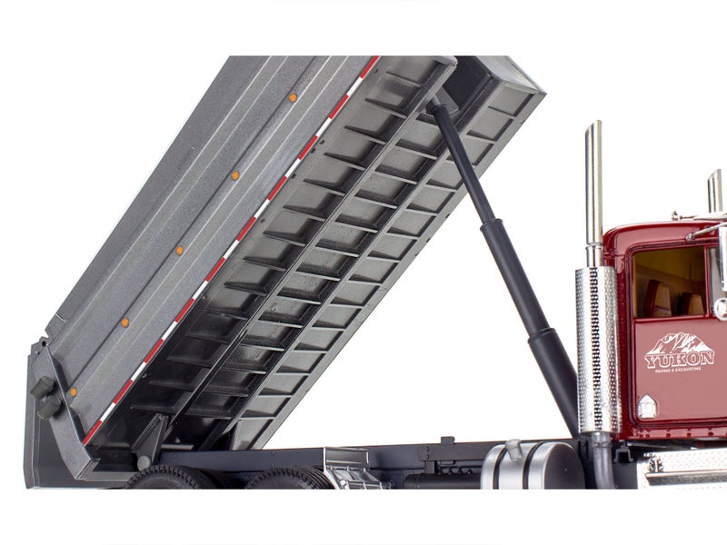 Kenworth W-900 Dump Truck (Revell 1/25)