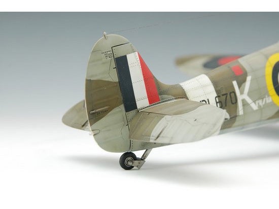 Supermarine Spitfire MK.Vb (Trumpeter 1/24)